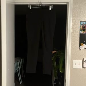 The skinny ankle black pant by White House black market size 6